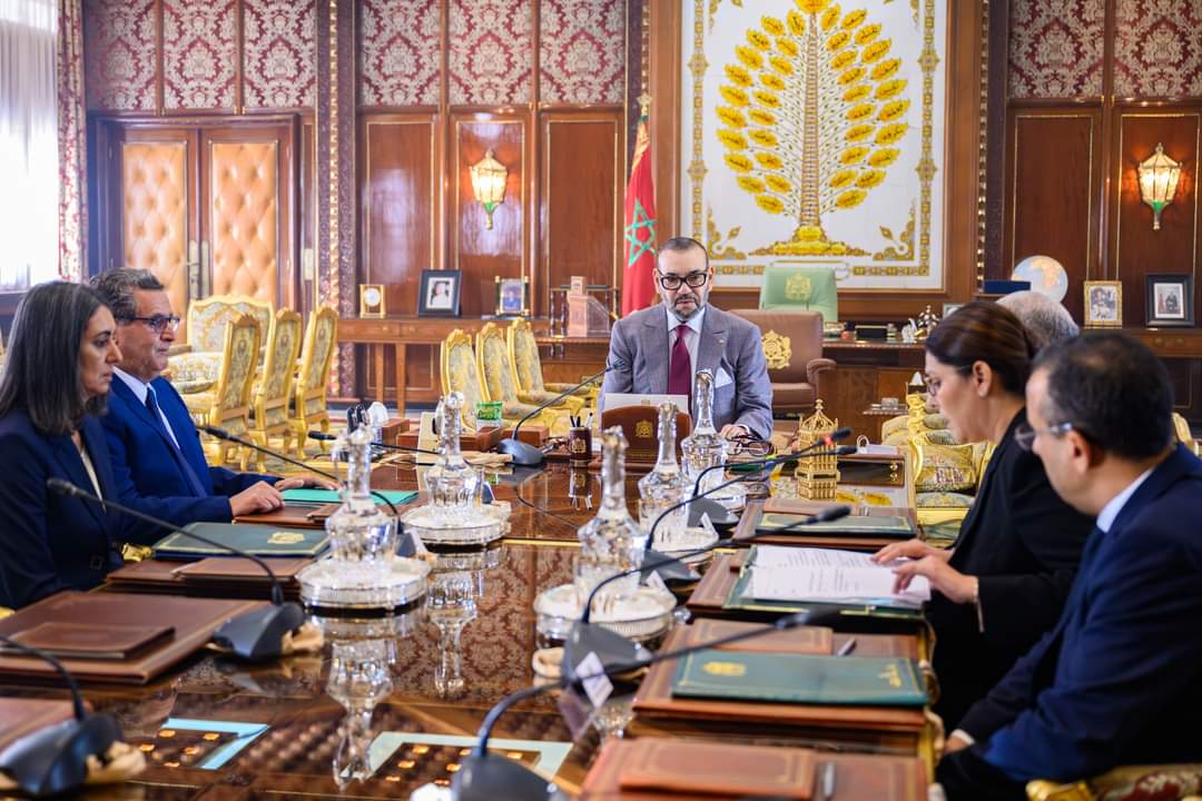 المنصوري تستعرض أمام الملك برنامج المساعدة على تملك السكن