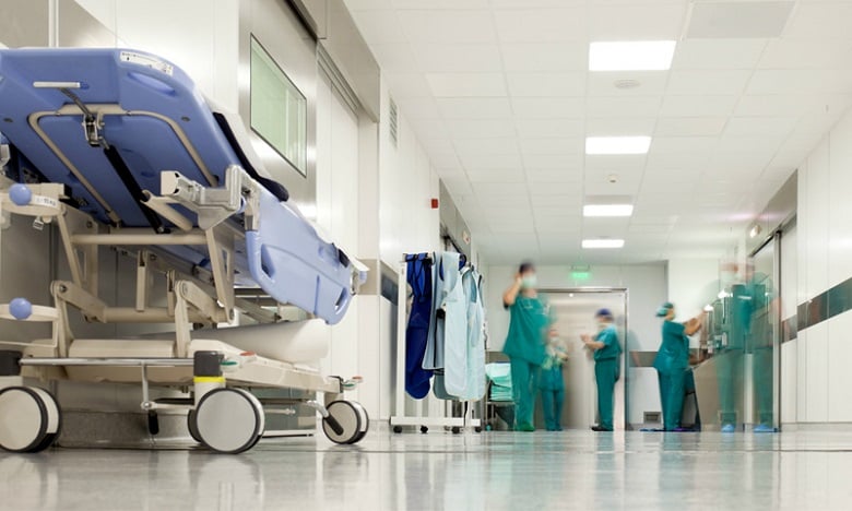 بعد توضيحه.. ماذا قصد وزير الصحة فعليا بوقف دعم المصحات الخاصة؟