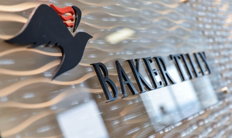 تعليم عالي.. "بيكر تيلي" تنهي صفقة شراء  "كوم سيب" من "إدفانتيس"