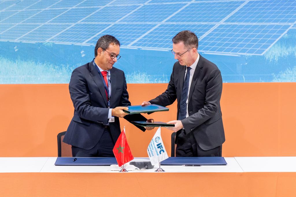 قرض أخضر لمجمع الفوسفاط بـ100 مليون أورو لزيادة إنتاج الأسمدة منخفضة الكربون باستخدام الطاقة الشمسية