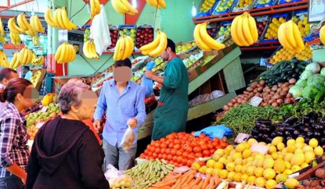 أسعار بيع المواد الغذائية الأساسية بالتقسيط بجهة العيون الساقية الحمراء