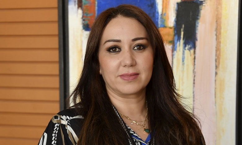 يهم البيضاويين.. بطاقات موحدة للحافلات و"الطرامواي" و"الباصواي" قريبا + فيديو