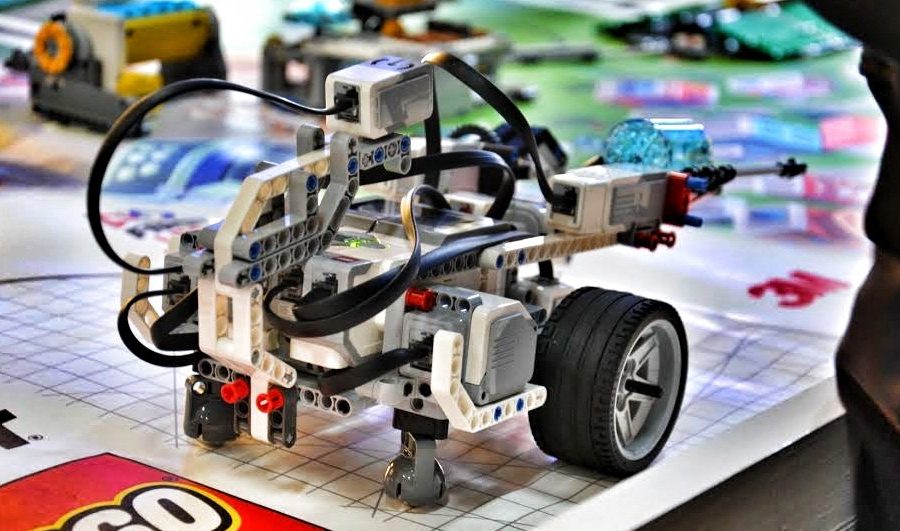 جمعية "LOOP" تنظم البطولة الجهوية للروبوت بشراكة مع وزارة التعليم