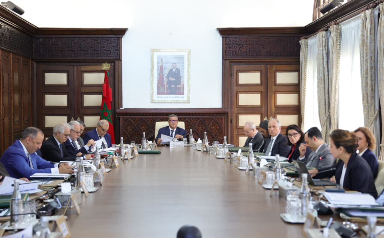 مجلس الحكومة يتدارس الاستراتيجية الوطنية للتنمية المستدامة ويصادق على مشاريع قوانين ومراسيم جديدة