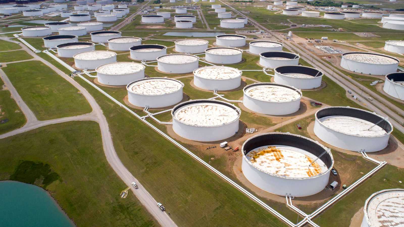 تحرك دولي لضبط أسعار النفط بعد اضطراب الإمدادات العالمية