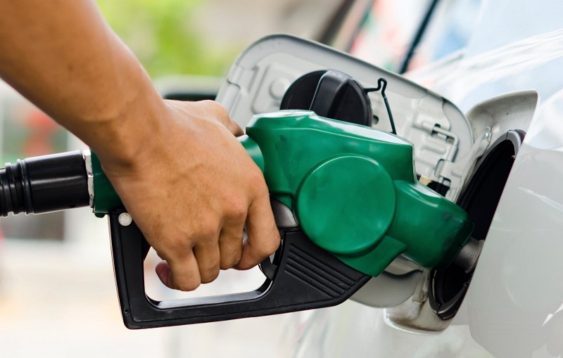 بحلول ذروة الصيف: زيادات طفيفة في أسعار "الكازوال" والبنزين بالمحطات