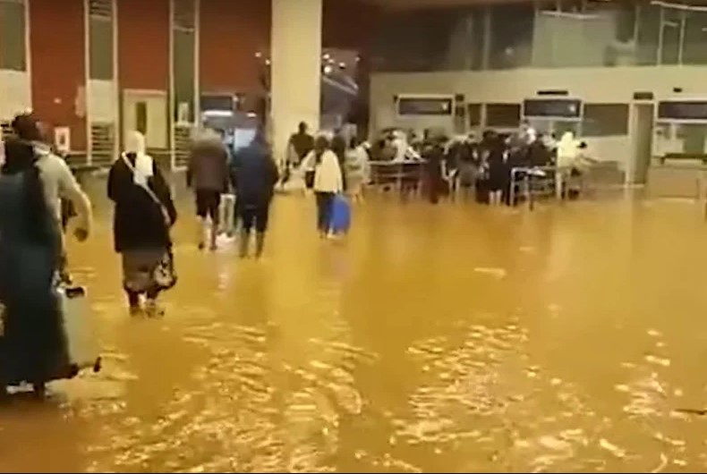 فيضانات وجدة.. مكتب المطارات ينفي أي اضطراب في برنامج الرحلات الجوية