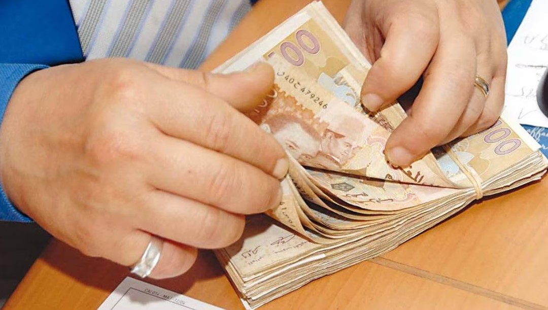 المغاربة اختاروا "الكاش" في معاملات بأزيد من 38.7 ألف مليار