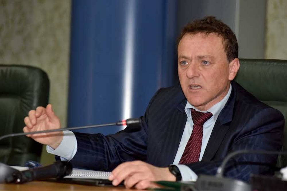 عبد الجليل يدعو إلى تحصين الطيران المدني من التهديدات السيبرانية