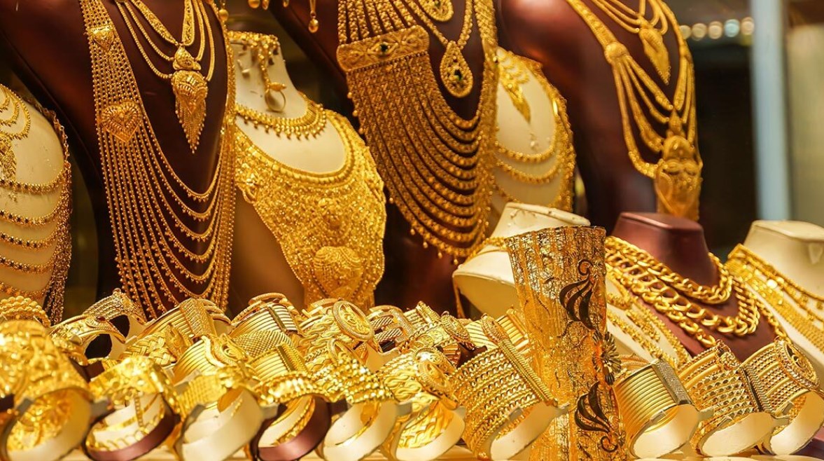 تراجع الذهب عالميا يختبر صمود الأسعار في السوق المغربية