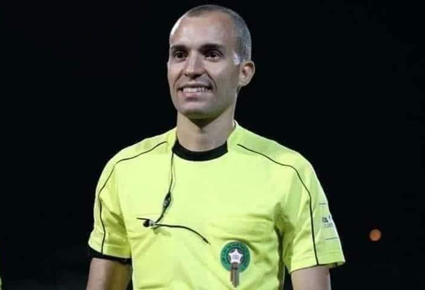 الكاف يعين المغربي حمزة الفارق ضمن طاقم تحكيم مباراة مالي وتونس