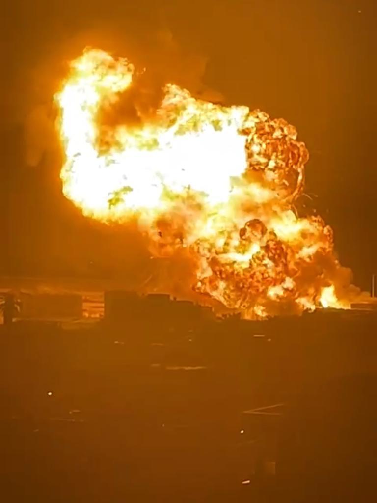 النقابة الوطنية للبترول والغاز تدعو للكشف عن أسباب حريق الغاز بالمحمدية