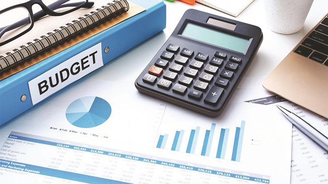 تحسن ملحوظ في الميزانية العامة: خبير يفسر تراجع العجز وتحديات الاستدامة المالية