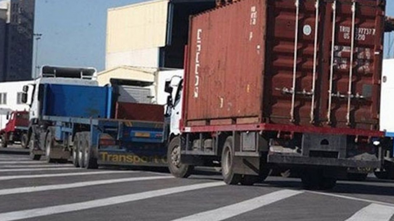 ضبط 25 ألف قرص من مخدر الإكستازي بحوزة سائق شاحنة للنقل الدولي