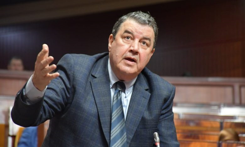 السنتيسي: الحكومة لا تعمل ولا تتكلم