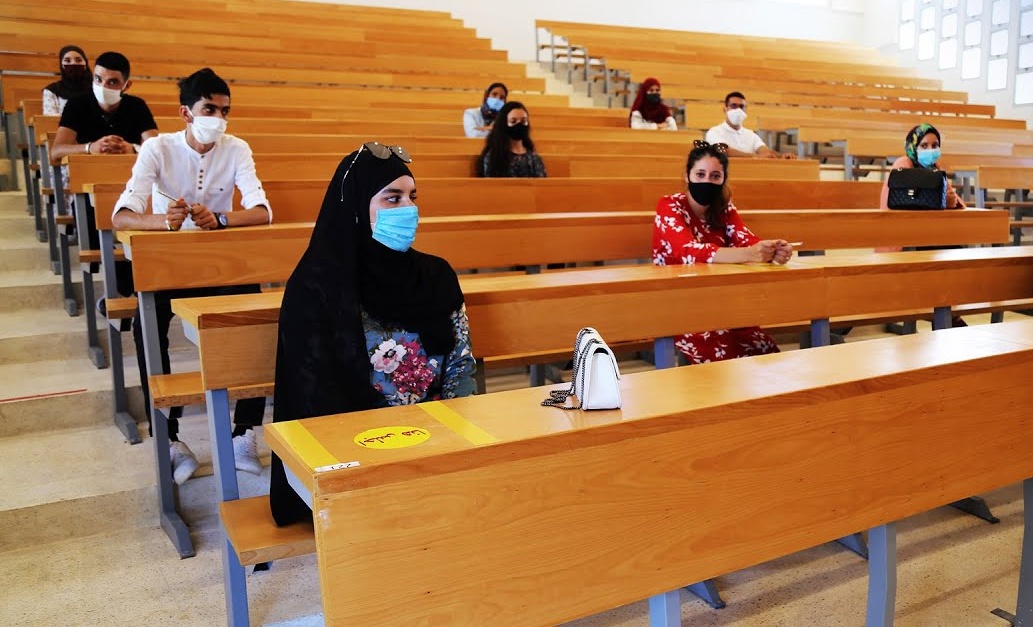 وزارة التعليم العالي تخيّر الجامعات بين الدراسة حضوريا أو عن بعد