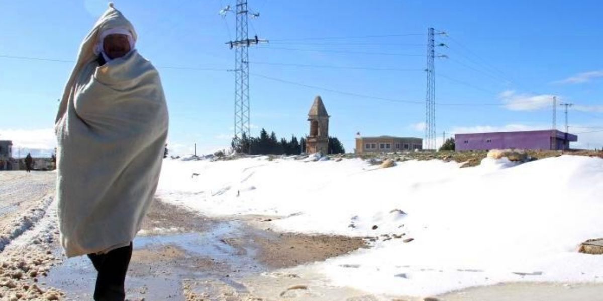 نشرة إنذارية..  ثلوج ورياح قوية بعدد من أقاليم المملكة