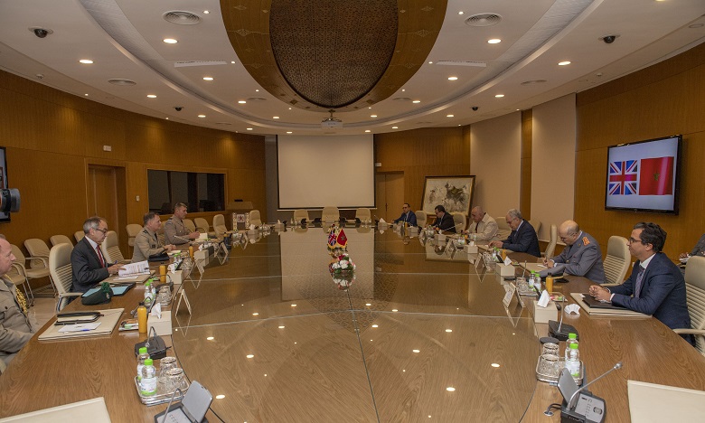 لوديي والجنرال الفاروق يستقبلان كبير مستشاري الدفاع البريطاني بتعليمات ملكية