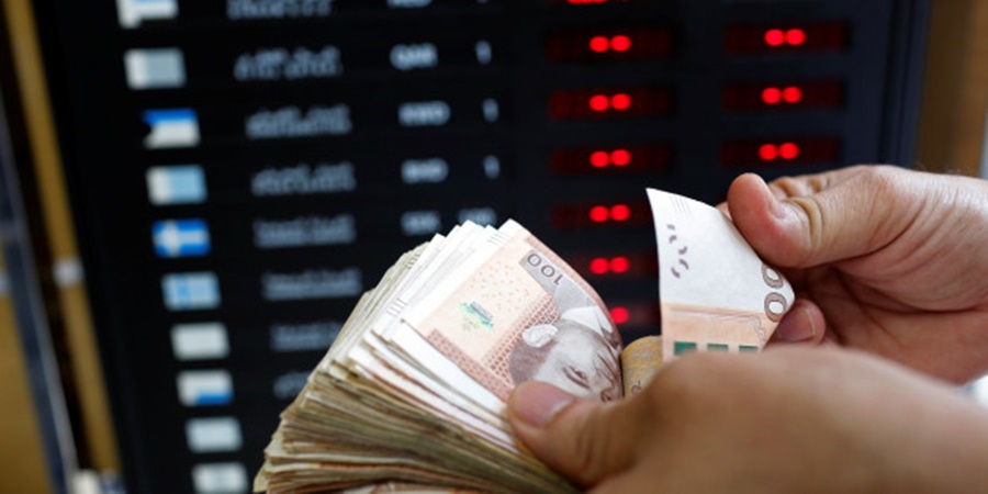 سعر صرف الدرهم يواصل تراجعه أمام الأورو والدولار