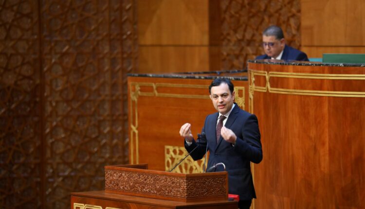 السكوري يكشف عن ضمانات حماية عمال الحراسة والنظافة في صفقات الدولة