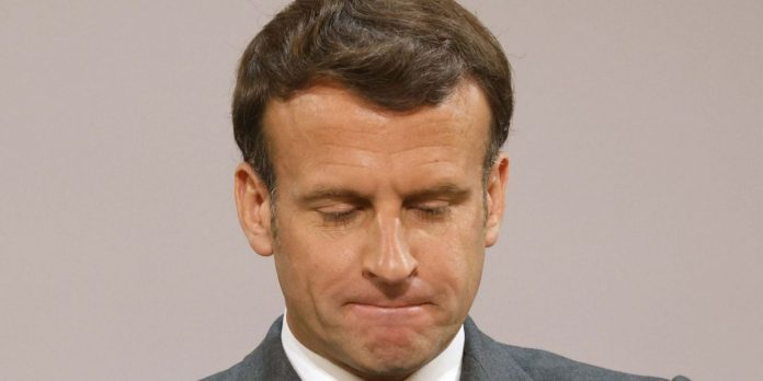 شعبية إيمانويل ماكرون تتهاوى في فرنسا