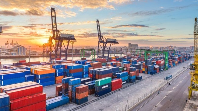 سنة مالية متباينة.. اقتصاد وطني مستقر ومتحكم فيه في مواجهة مخاطر مرتفعة