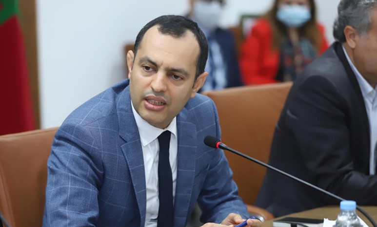 السكوري: الحكومة سترفع "السميك" بـ5 % في قطاعات الصناعة والتجارة والمهن الحرة والفلاحة