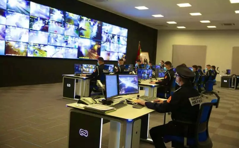 مجلس البيضاء يراجع ميزانية مشروع مركز لقيادة وتنسيق كاميرات المراقبة