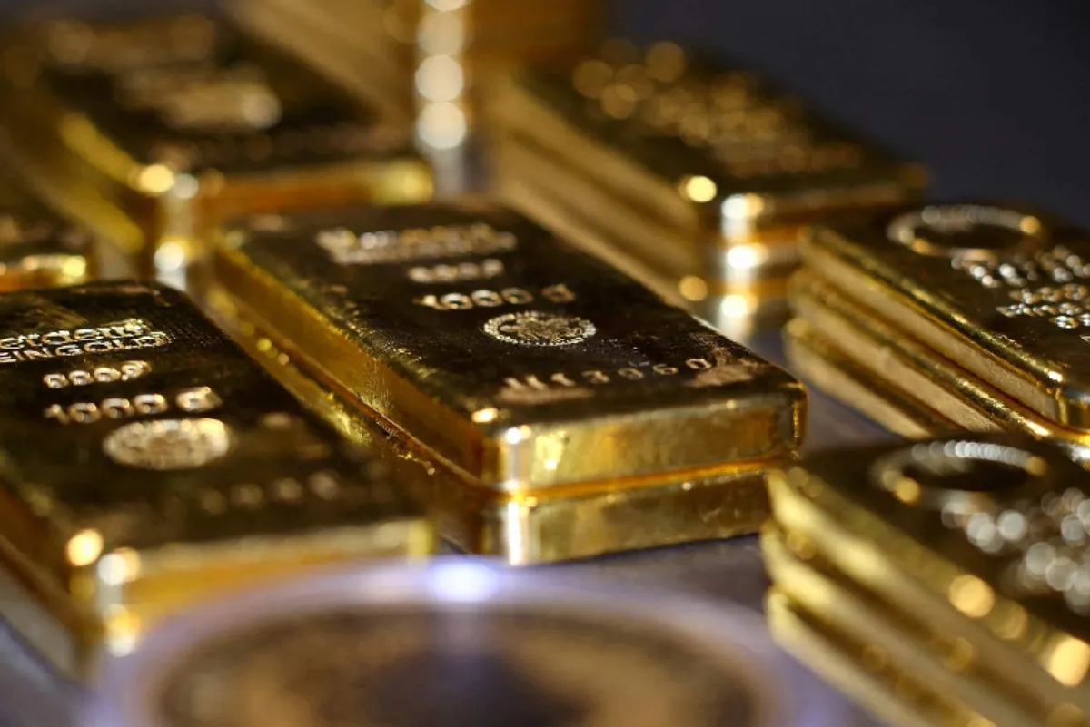 الذهب يتراجع مع ترقب محضر اجتماع الاحتياطي الاتحادي الأمريكي
