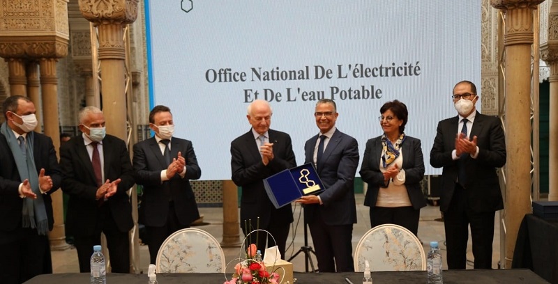 مؤسسة البحث والتطوير و (ONEE) يستخدمان "الدرون" لتفقد خطوط الكهرباء