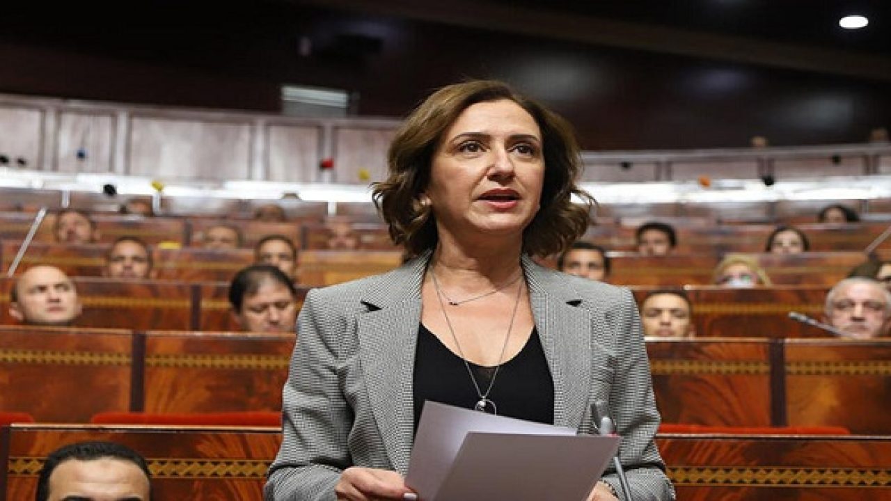 عمور: السياحة استرجعت 2730 مليار من مداخيلها