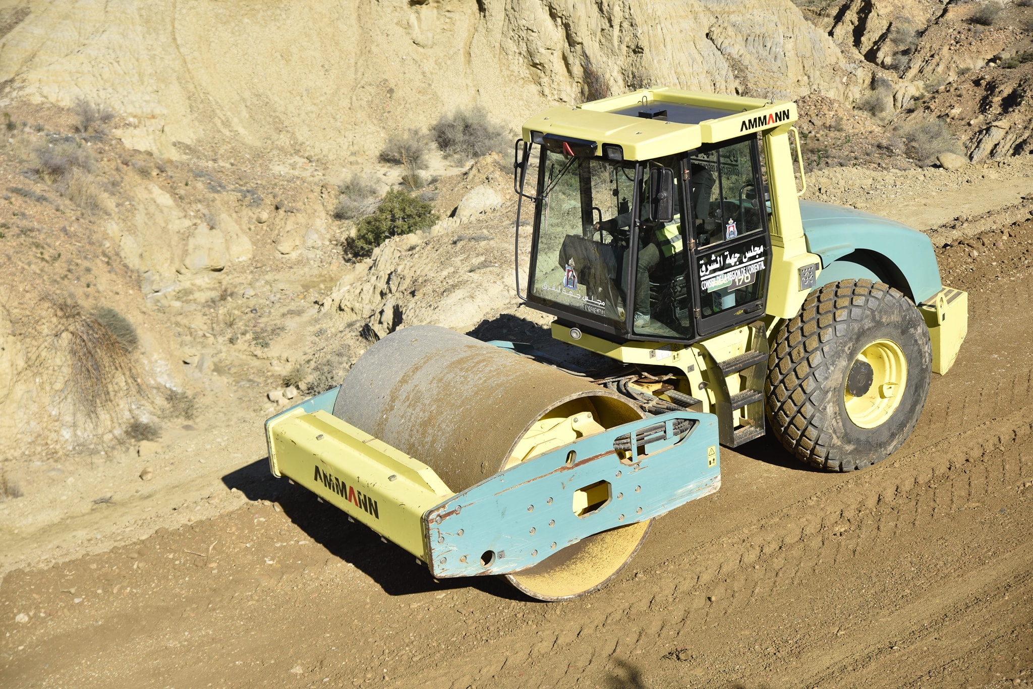 بركة: أزيد من 3 ملايين من ساكنة البوادي والقرى استفادوا من برامج فك العزلة عن العالم القروي