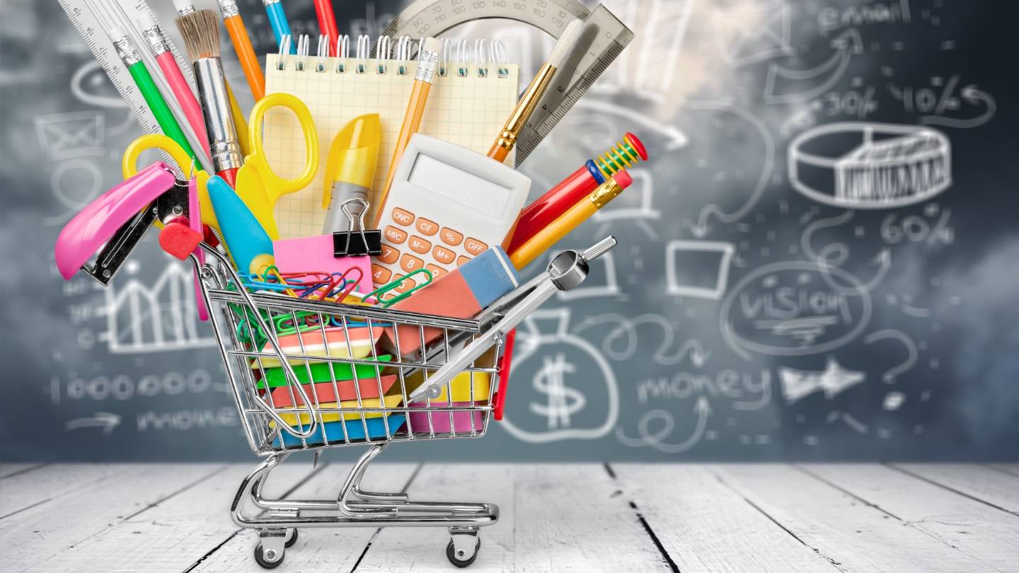 تكاليف الحقيبة المدرسية تلهب المنافسة بين البنوك وشركات القروض