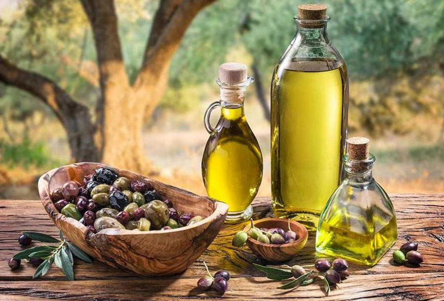 زيت الزيتون.. كيف أصبح "الذهب الأخضر" أكثر ندرة بسبب الجفاف؟