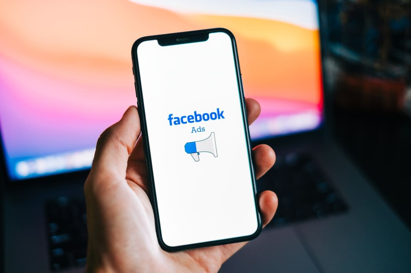 كندا توقف إعلاناتها عبر "فيسبوك" و"إنستغرام" لهذا السبب