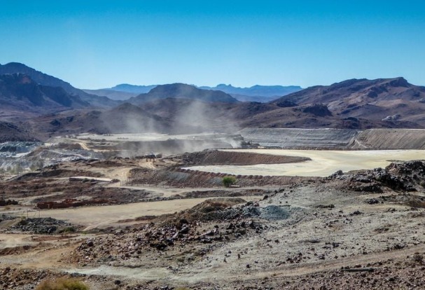 البريطانية CMR تؤكد طموحاتها في مجال استغلال مواد تصنيع البطاريات الكهربائية بالمغرب