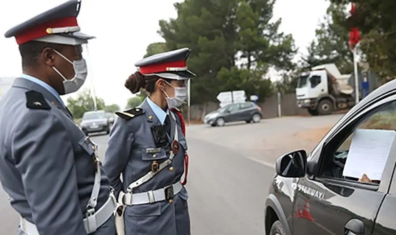 وحدة للدرك الملكي تصنع أزيد من نصف مليون "كمامة"