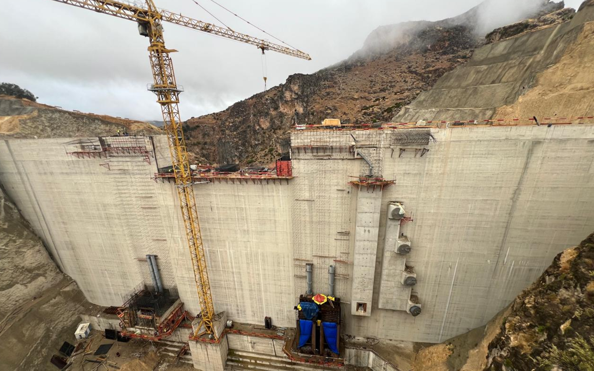 تقدم مشاريع السدود الكبرى وإطلاق 30 سدا تليا في 2026