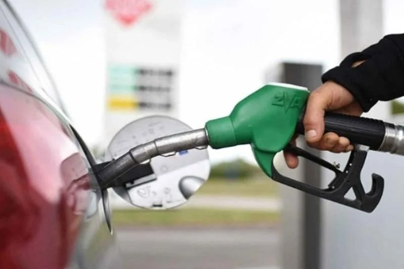 نادية فتاح: أسعار المحروقات بالمغرب تواكب التراجع الدولي