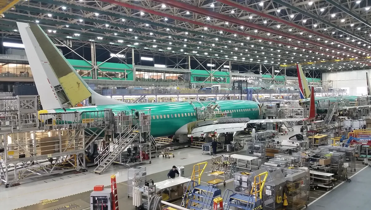 المغرب يوقع اتفاق لتصنيع مكونات طائرة بوينغ 737 ماكس