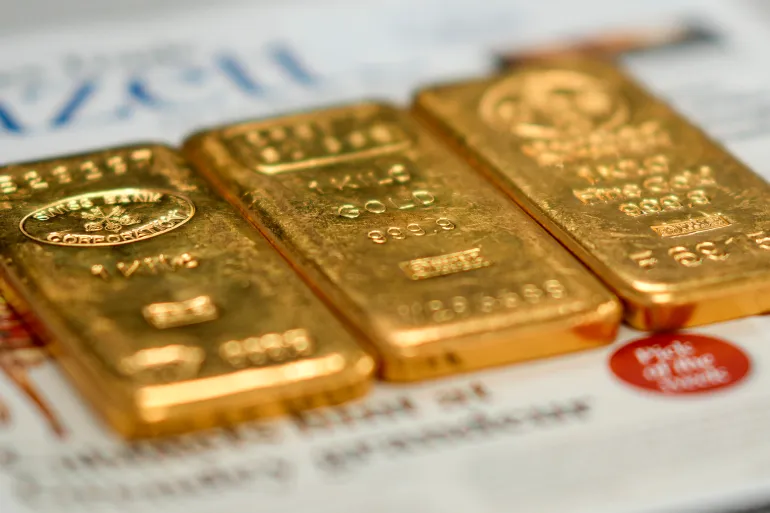 الذهب يرتفع مع تراجع الدولار وترقب بيانات التضخم الأمريكية