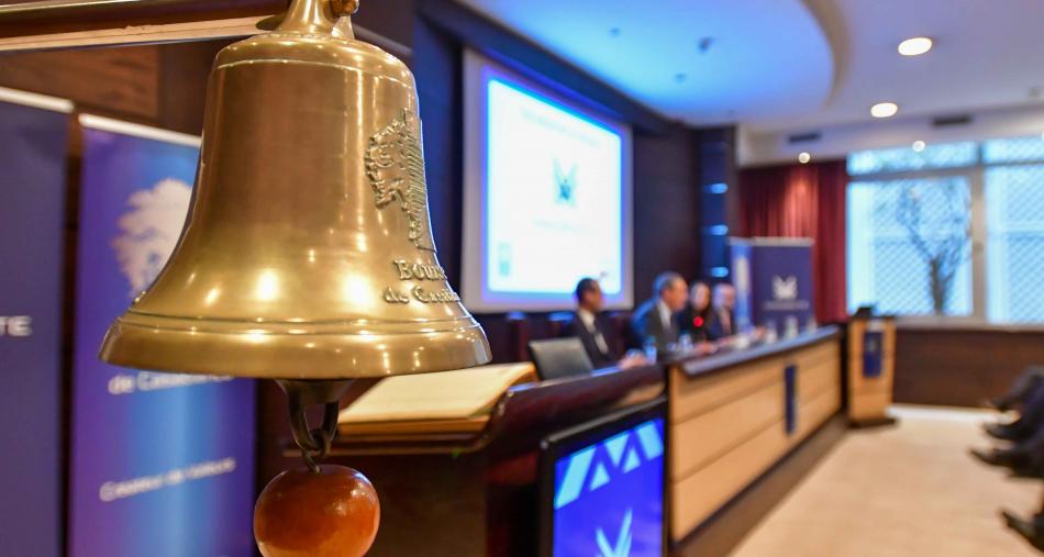بورصة الدار البيضاء.. "مازي" يواصل صعوده ويتجاوز عتبة 18.300 نقطة