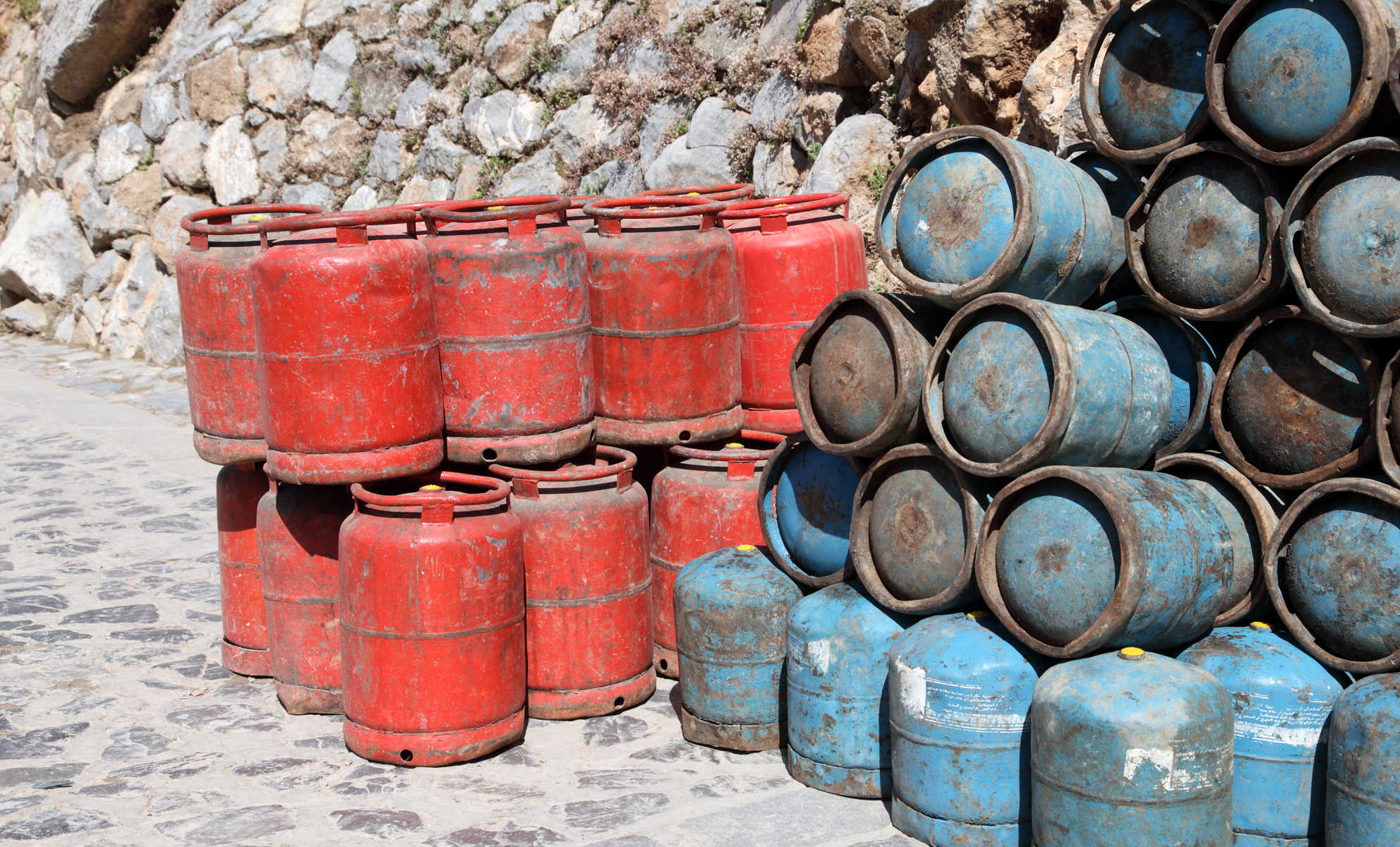 الحكومة تكشف حقيقة تراجعها عن دعم غاز البوتان