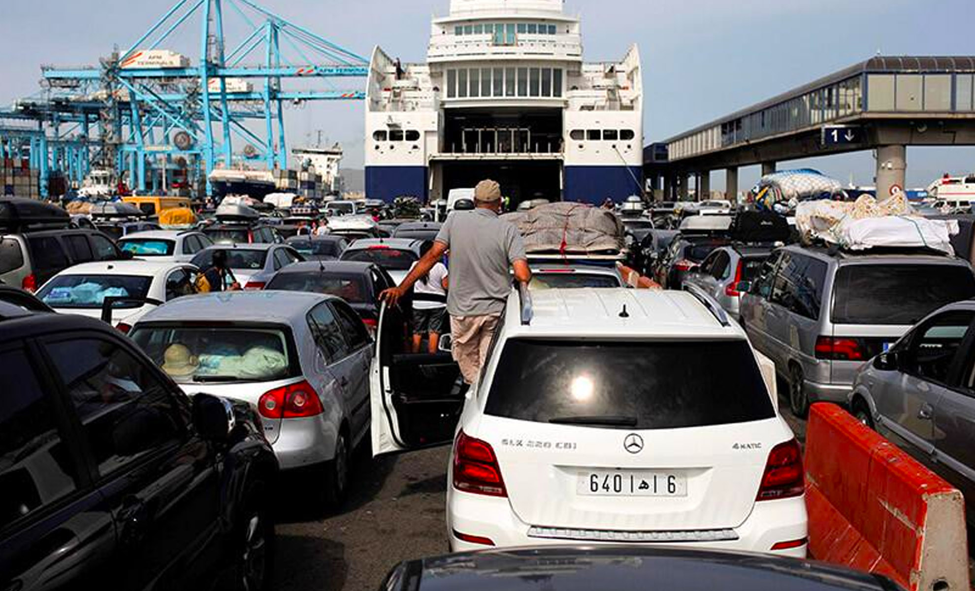 إجراءات جديدة من طرف إدارة الجمارك لتسهيل عملية دخول مغاربة الخارج