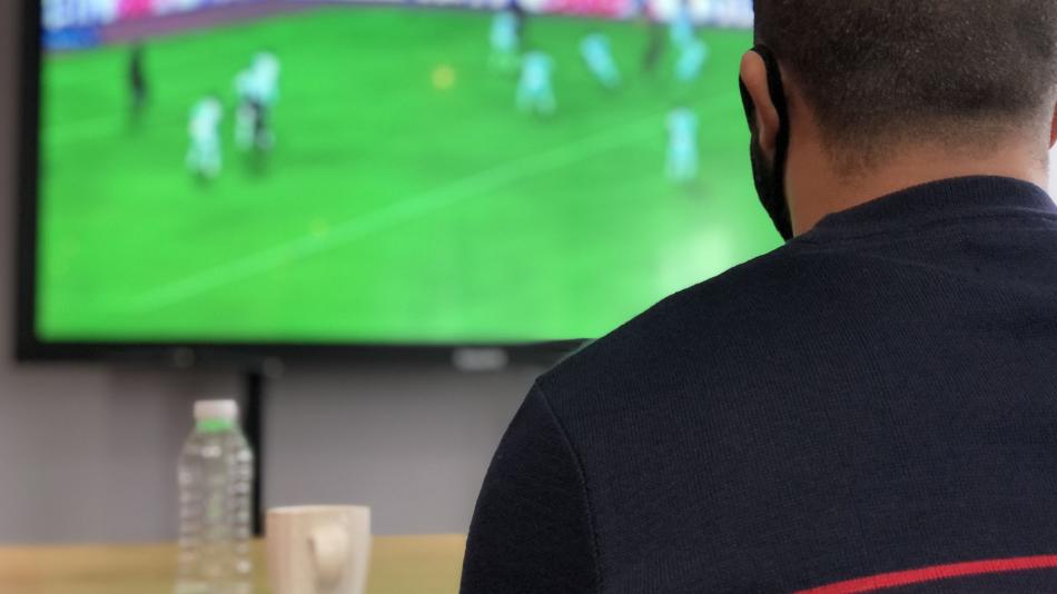 جدل حول التوقف عن العمل لمشاهدة أولى مباريات المغرب في المونديال