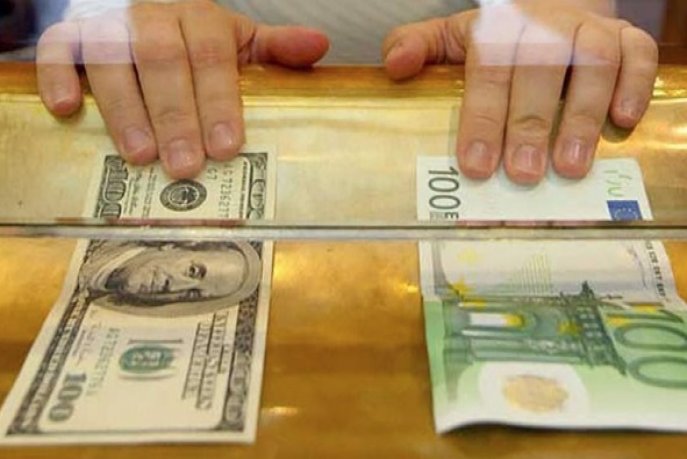 طفرة عمليات البيع تخفض مردودية صرف الأورو والدولار بالدرهم