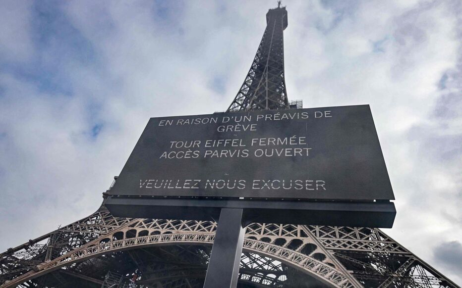 الإضراب يغلق برج "إيفل" بباريس في وجه السياح