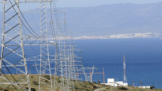 كيف ساعد المغرب إسبانيا على استعادة الكهرباء؟