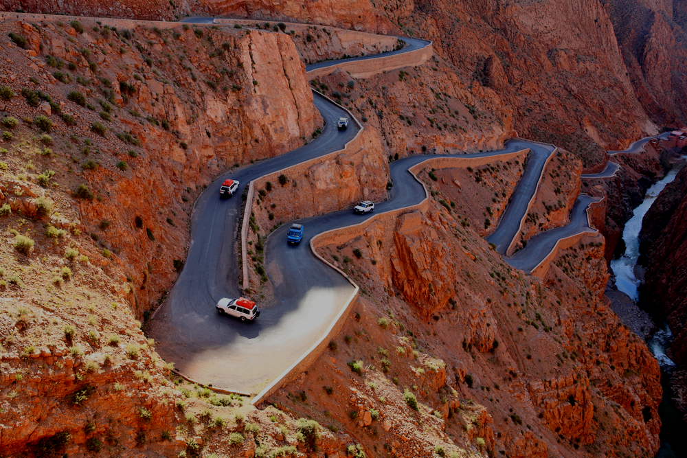 الحكومة تفاضل بين خيارين لإنجاز نفق تيشكا.. كلفة أحدهما 1000 مليار