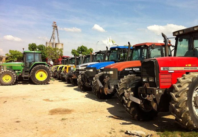 الجفاف يهوي بمبيعات الجرارات الفلاحية